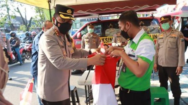 Dirgahayu Ri Ke Polresta Sidoarjo Bagikan Bendera Radar Bangsa