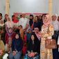 KHR : Jamaah mendaulatnya foto bersama usai pengajian Ahad Pagi