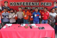 Kapolres Gresik AKBP Wahyu S Bintoro S.H.S.I.K.M.si, pimpin langsung konferensi pers kasus curanmor 