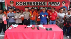 Kapolres Gresik AKBP Wahyu S Bintoro S.H.S.I.K.M.si, pimpin langsung konferensi pers kasus curanmor 