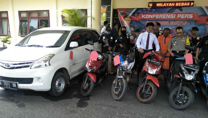 Gelar Perkara Penggelapan Motor R.4 dan R.2 Bersama Kapolres Batu.AKBP. Harviadhi Agung Prathama.S.I.K