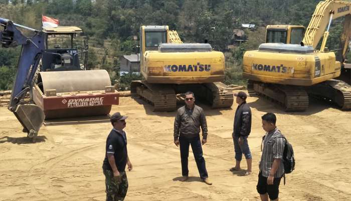 Warga Dusun Gangsiran Desa Tlekung Kec.Junrejo Melakukan Croscek Pembangunan SPBE
