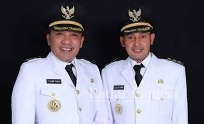 H Slamet Junaidi dan H Abdullah Hidayat - Bupati dan Wabup Sampang. (Dok- Her RADARBANGSA Sampang)