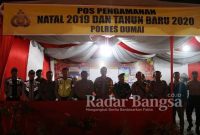 Kapolres Dumai AKBP Andri Ananta Yudhistira, S.I.K, M.H bersama Pejabat Utama (PJU) Polres Dumai melakukan patroli dan pengecekan kesejumlah Gereja, Pos Pengamanan dan Pos Pelayanan di Kota Dumai, Selasa (24/12) malam.