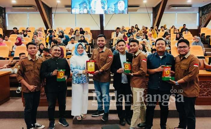 Badan Eksekutif Mahasiswa Universitas Wijaya Kusuma Surabaya (BEM UWKS) adakan Seminar Nasional (Semnas) dengan tema,” Peran Mahasiswa dalam Mengawal Visi Indonesia Maju”