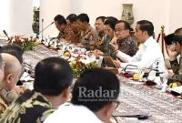 Presiden gelar rapat bertempat di Istana Kepresidenan Bogor, Jawa Barat, pada Jumat, 27 Desember 2019