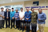 Hadir dalam acara Direktur Utama RRI Pusat M. Rohanudin, Direktur Pogram dan Produksi Soleman Yusuf, Direktur SDM dan Umum Nurhanuddin, dan Pemred RRI Widhie Kurniawan. Selain itu, terlihat hadir pula mendampingi Agum, Karo Humas IKAL Djoko Saksono, dan Ketua Umum PPWI Wilson Lalengke yang merupakan Alumni PPRA-48 Lemhannas RI tahun 2012