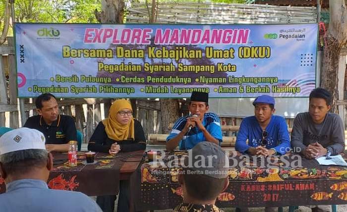 Rombongan Bersih bersih diterima Kades Mandangin