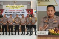 (kiri) Kapolres Gresik AKBP Kusworo Wibowo, S.H., S.I.K., M.H., hadir dalam kunjungan tersebut yaitu Kapolres Lamongan AKBP Feby D. P. Hutagulung, SIK MH., Kapolres Bojonegoro AKBP M. Budi Hendrawan, SH MH serta para pejabat  utama Polres Gresik serta Pamatwil Mabes Polri