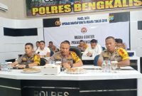 Kapolres Bengkalis AKBP Sigit Adiwuryanto, S.I.K ketika gelar jumpa pers dengan sejumlah wartawan di Mapolres Bengkalis,