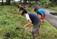 Peserta mahasiswa ITERA saat kerjabakti