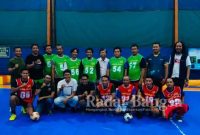 Korem 084/Bhaskara Jaya (BJ) bersama wartawan di Surabaya menggelar laga persahabatan bola futsal di Gool Futsal, Ruko Mangga Dua, Jagir Wonokromo, Surabaya