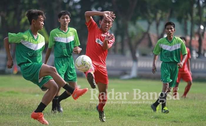 PSG Sampang vs Arema FC di Lapangan Wijaya Kusuma Sampang