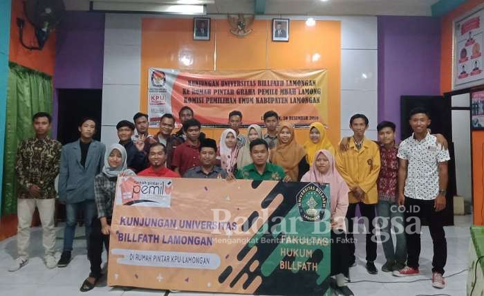 Kunjunhan mahasiswa BillFath di ruang pertemuan KPU Lamongan,