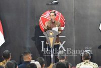 Presiden Jokowi saat membuka kembali perdagangan bursa di tahun 2020