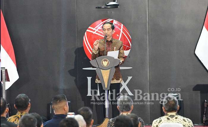 Presiden Jokowi saat membuka kembali perdagangan bursa di tahun 2020