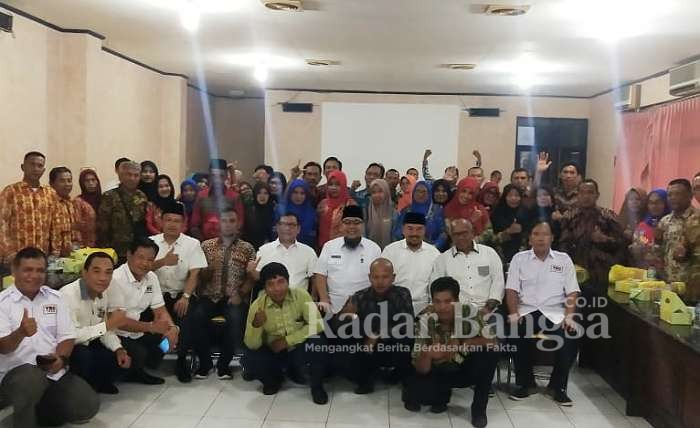 Perwakilan Pengurus AHN Tingkat Kecamatan se-Kabupaten Lampung Selatan saat melakukan Silaturahmi Bersama H. Tony Eka Candra yang digelar di Gedung Graha Karya Pahoman, Minggu (5/1/2020).