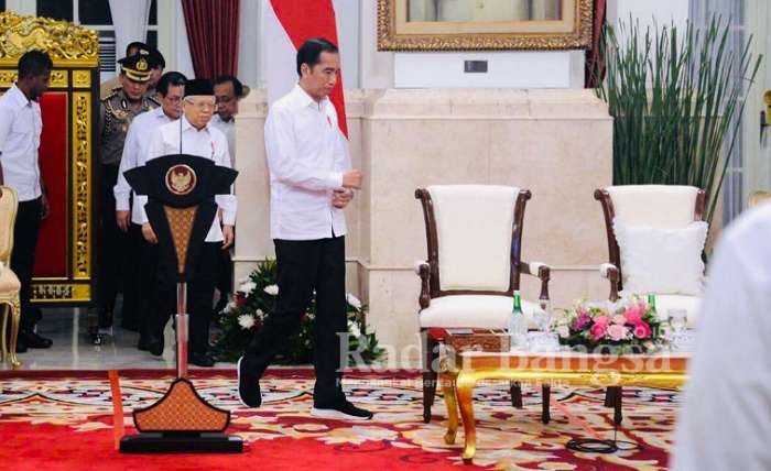 Presiden Joko Widodo  beserta seluruh jajaran Kabinet Indonesia Maju menggelar sidang kabinet paripurna