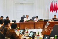 Presiden Joko Widodo saat  memimpin Rapat Terbatas 