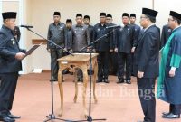 Plt Bupati Lampung Selatan, H. Nanang Ermanto melantik Thamrin, S.Sos sebagai Penjabat (Pj) Sekretaris Daerah (Sekda) di Aula Rajabasa, (15/1/2020).