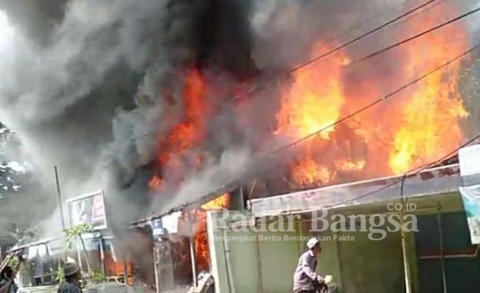 Kebakaran Di Pasar Bungkak Desa Baturasang Tambelangan