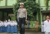 Kasat Lantas Polres Lamongan AKP Danu Anindhito Kuncoro Putro. SIK,  saat sosialisasi di SMKN 1 Lamongan