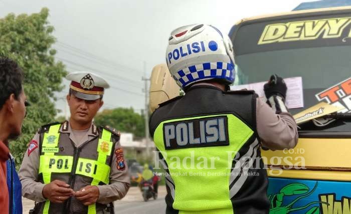 Satlantas Polres Gresik Penertiban Penindakan Kendaraan ODOL (Over Dimensi dan Over Load),