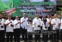 Kadisdindik Lamongan Suwito, beserta para gur SMKN 1 Sambeng