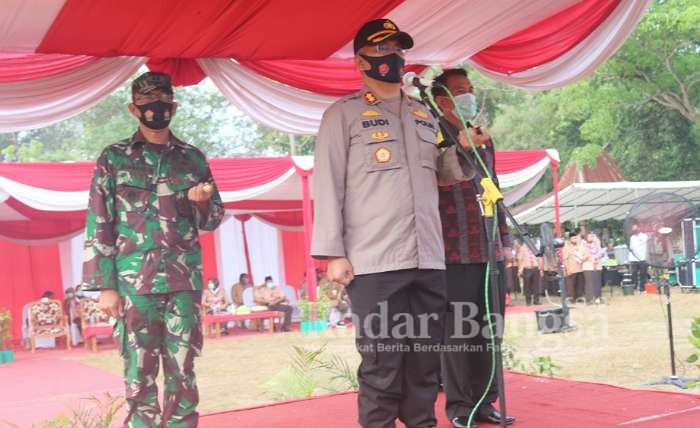 Kapolres Bojonegoro, AKBP M. Budi Hendrawan, SIK, MH pimpin Apel 