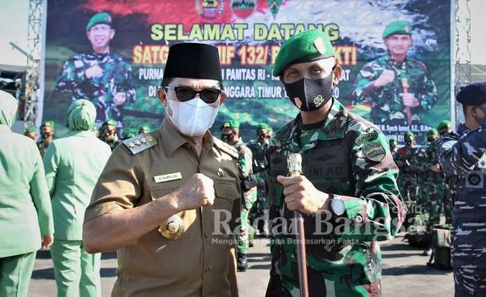 (kanan) Walikota Dumai, H Zulkifli AS 