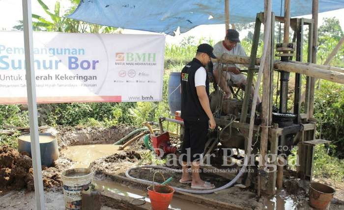 Pembangunan Sumur Bor oleh BMH pada desa kekeringan di Jawa Timur