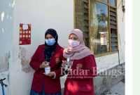 Tim PMM UMM membagikan handsoap ke beberapa masjid