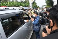 Plt. Bupati Cianjur Herman Suherman sedang memberikan arahan kepada pengendara agar lakukan dan indahkan protokol kesehatan [IST]