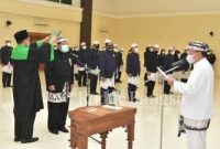 Bupati Lamongan Fadeli resmi melantik Pj Sekda baru Lamongan Bertempat di Aula Pertemuan Gajah Mada Pemkab ., Selasa (12/1/2021). [IST]