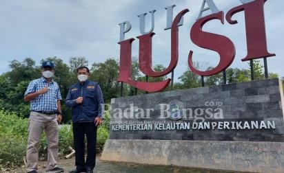  Kunjungan Direktur Jenderal Pengelolaan Ruang Laut Kementerian Kelautan dan Perikanan (KKP) TB. Haeru Rahayu ke Pulau Lusi (Lumpur Sidoarjo)  Didampingi Plt Bupati Sidoarjo .[kmf]