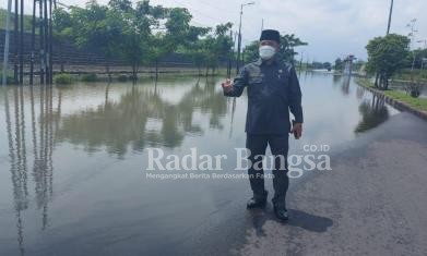 Pj Bupati Sidoarjo Hudiyono sidak ke lokasi banjir [IST]