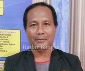 Hamdani, Coach Persatuan Sepak Bola Gulbung (PSG) Kecamatan Pangarengan Sampang [IST]