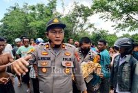  Kapolsek Bontobahari IPTU Lis Mulyadi bersama Personel langsung mendatangi TKP dan mengevakuasi bayi yang di temukan oleh warga ke Mako Polsek Bontobahari kemudian di bawa ke Puskesmas Bontobahar [IST]