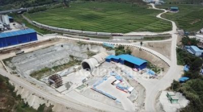 Terowongan No. 10 dalam jalur kereta cepat Jakarta-Bandung akan menembus jalur berjarak pendek yang dibangun 100 tahun lalu (PRNewsfoto/China Railway Group Limited)