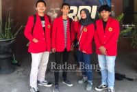  Foto Mahasiswa didepan Kantor RRI Surabaya [IST]