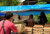 PAC Pemuda Pancasila Kecamatan Sinjai Selatan melaksanakan aksi Penggalangan dana di Pasar Samaenre dan Toko-Toko [PUTRA]