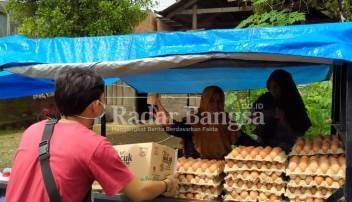 PAC Pemuda Pancasila Kecamatan Sinjai Selatan melaksanakan aksi Penggalangan dana di Pasar Samaenre dan Toko-Toko [PUTRA]