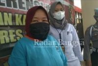 Konferensi pers atas penangkapan (DPO) RM Mantan Kades Bunisari, Kecamatan Warungkondang, Kabupaten Cianjur, Provinsi Jawa Barat, atas perbuatan korupsi Dana Desa (DD) Bunisari tahun 2019. (Photo Humas Polres Cianjur)