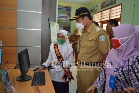 Bupati Yuhronur Efendi saat Launching Digital School, Senin (29/03/2021) [IST]