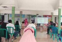 Tim Mahasiswa Kuliah Kerja Nyata Pencerahan (KKN-P) 30 Universitas Muhammadiyah Sidoarjo (Umsida) melakukan pelatihan “Pemanfaatan Sampah Organik Menjadi Cairan Ajaib Yang Multifungsi” di Desa Candinegoro [IST]