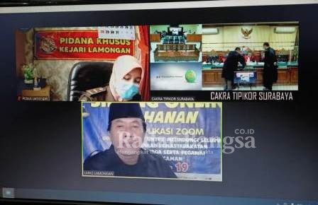 Kejaksaan Negeri (Kejari) Lamongan menggelar agenda sidang di Pengadilan Negeri (PN) Tipikor Surabaya terkait korupsi Dana BKKPD dan Baju Hitam Mantan Kades Dibee [IST]