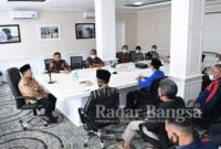 Plt. Bupati Cianjur H. Herman Suherman melakukan silaturrahmi bersama perwakilan warga pasar Ciranjang [Hms]