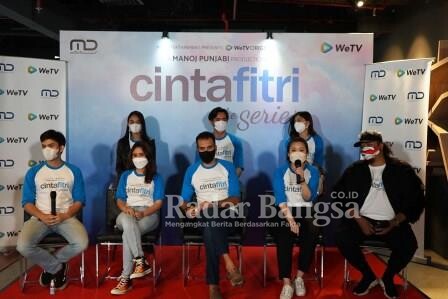 Rizky Nazar, Tissa Biani, Manoj Punjabi Pendiri Rumah Produksi MD Entertainment, Lesley Simpson, Country Manager WeTV dan iflix Indonesia, Anggy Umbara, Sutradara Cinta Fitri The Sere