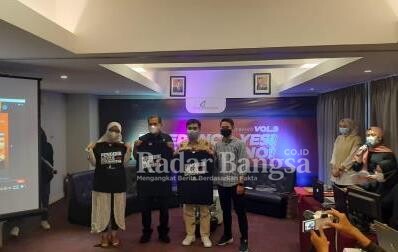 Dialog Publik Ayo Mengajar Indonesia “Tolerance, Yes! Radicalism, No!