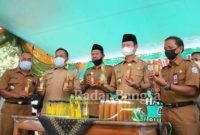 Bupati YES melaunching produk inovasi karya siswa siswi SMK Kesehatan NU Babat, Senin (12/04/2021)[IST]